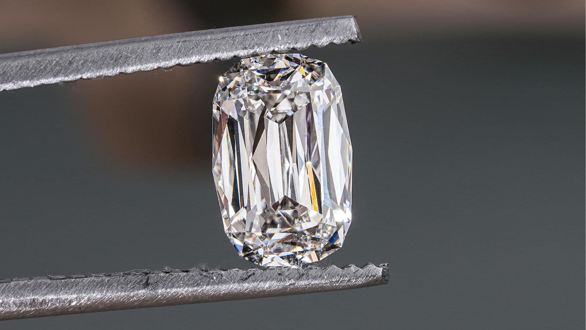 Auverra artisan crafting fine jewelry